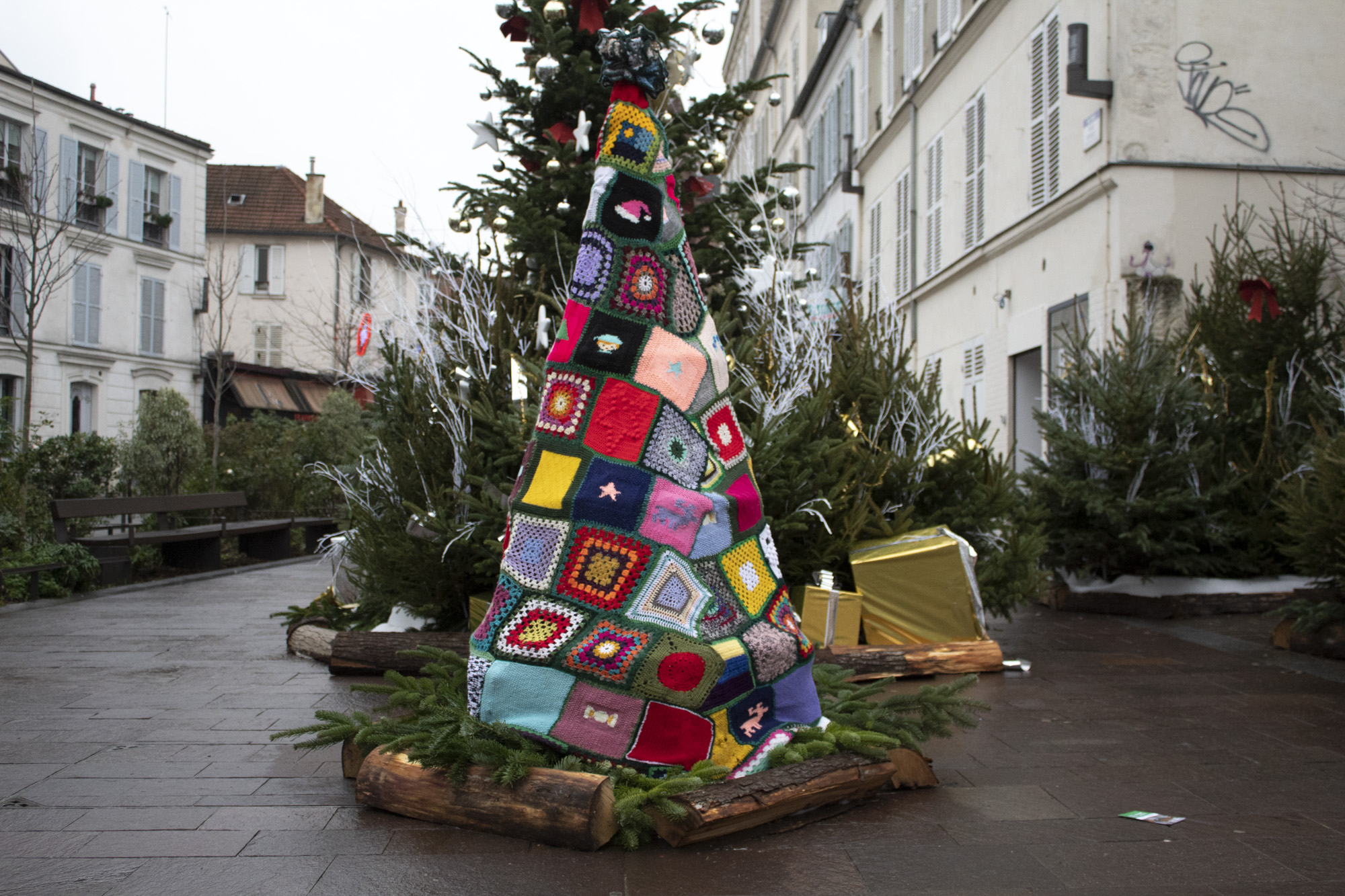 Tricot urbain à Vincennes : le concours du plus bel habillage de potelets annulé